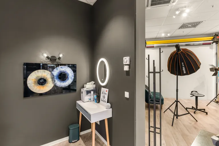 Ausstellung großformatiger Irisfotografien im Studio in Jena